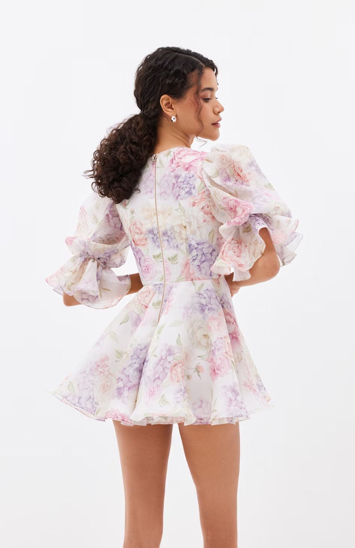 Robe courte portefeuille à fleurs "Jardin de Capri"