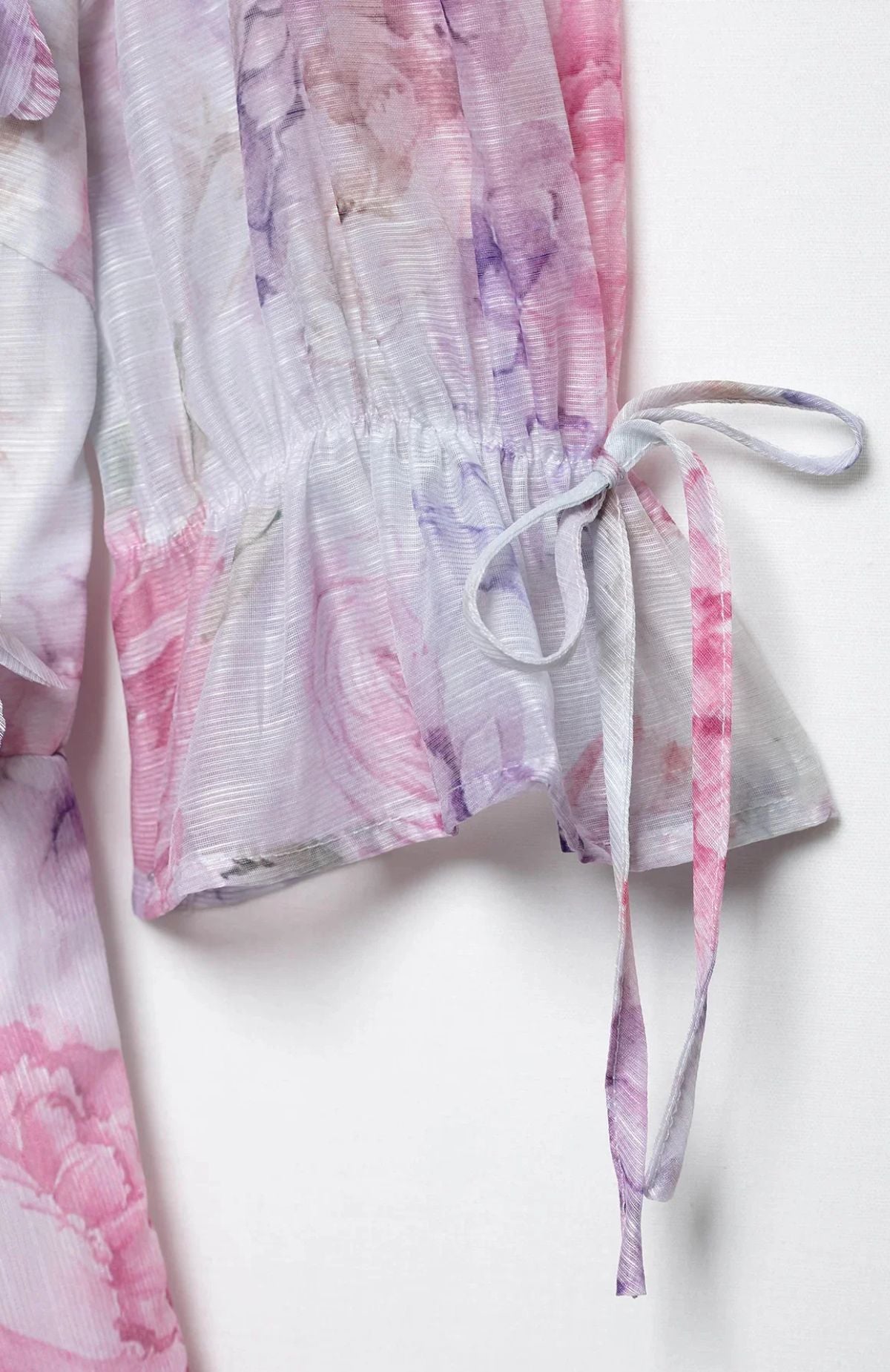Robe courte portefeuille à fleurs "Jardin de Capri"