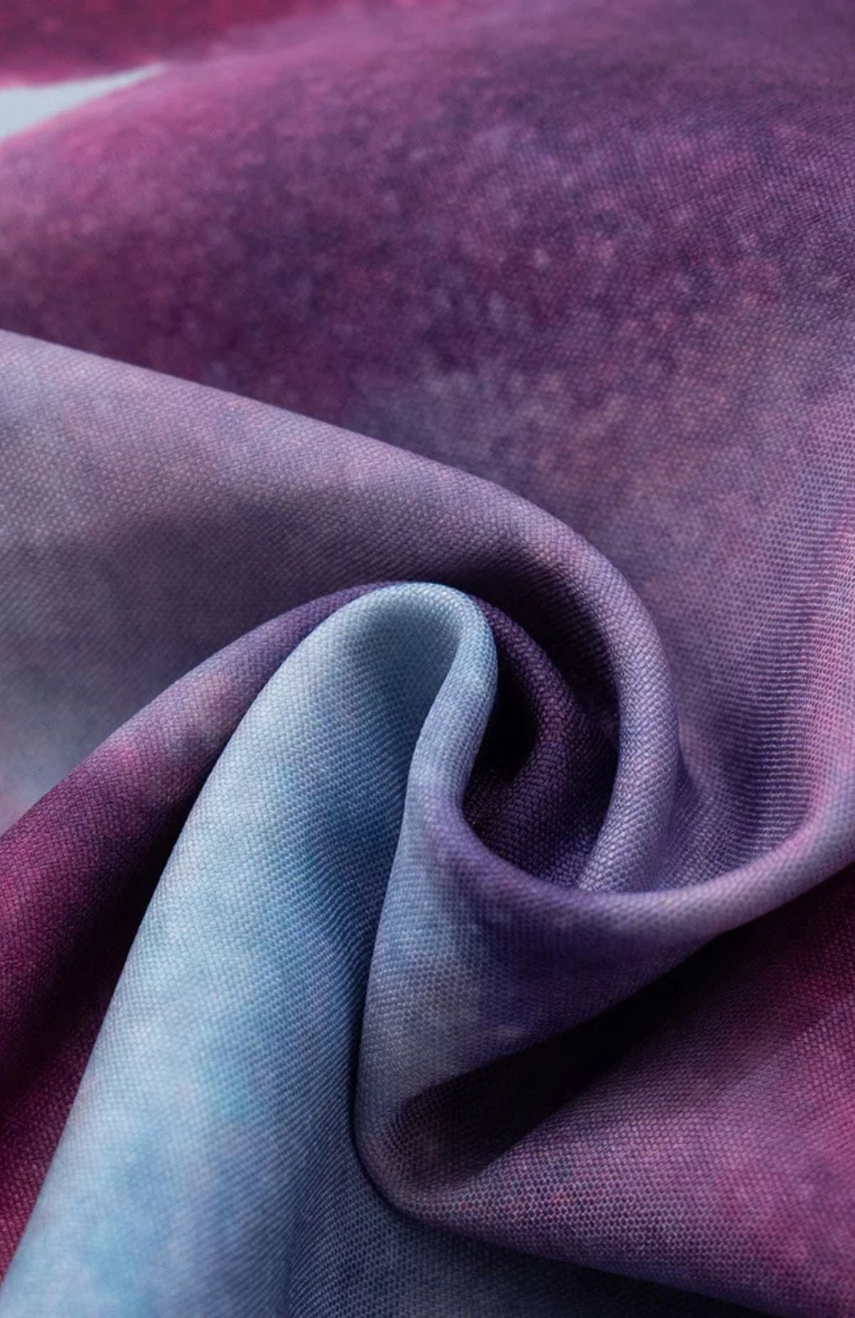 Robe longue satinée "Purple Orchid"